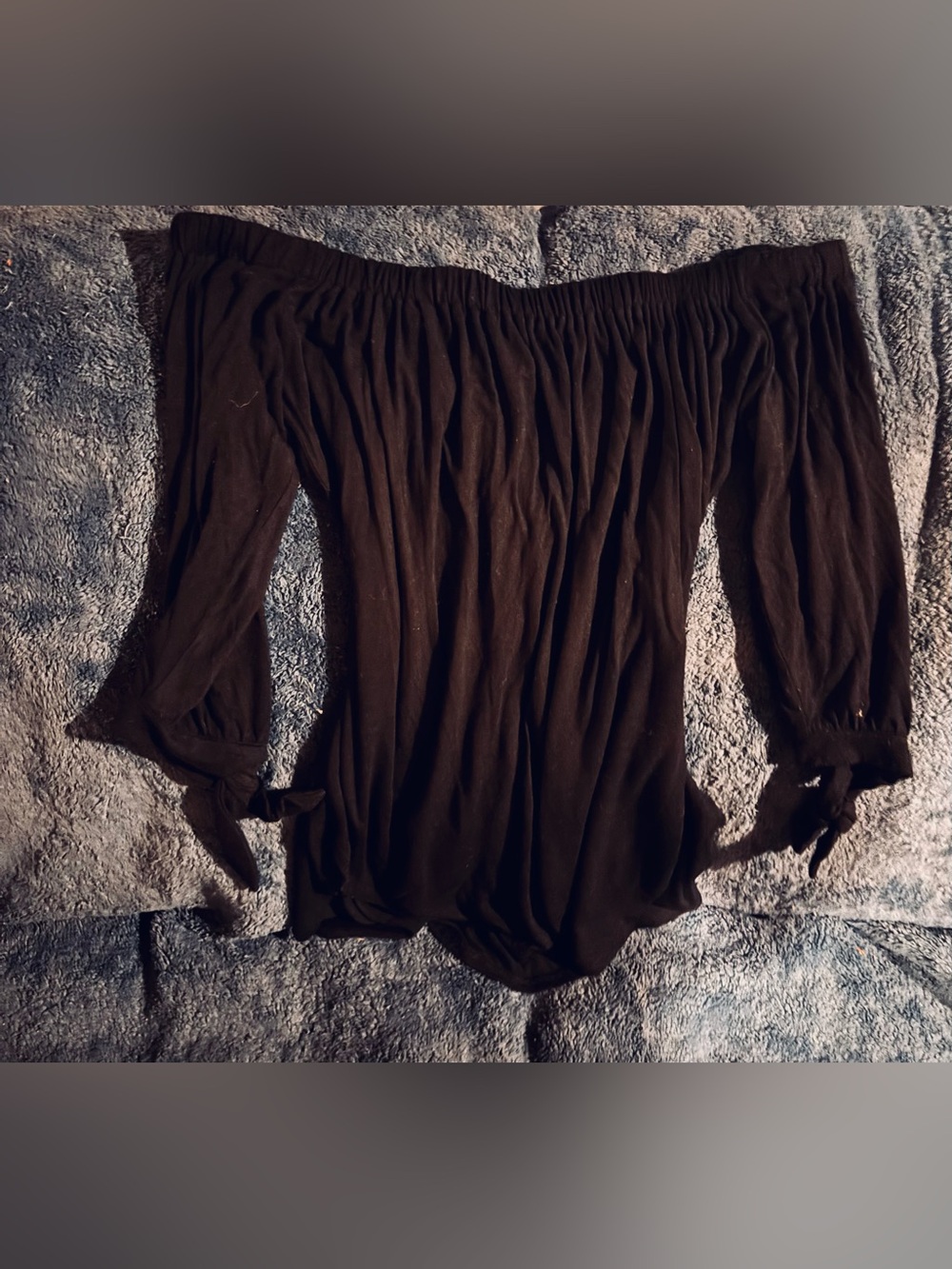 Cupio Black off-shoulder top